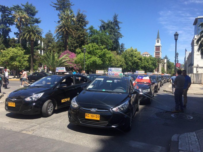 La Federación Regional de Taxis Colectivos convocó a una manifestación pacífica este miércoles.