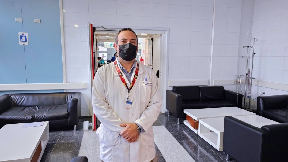 El Dr. Sergio Jaime, broncopulmonar de la UPC Adulto del Hospital Regional de Talca. 